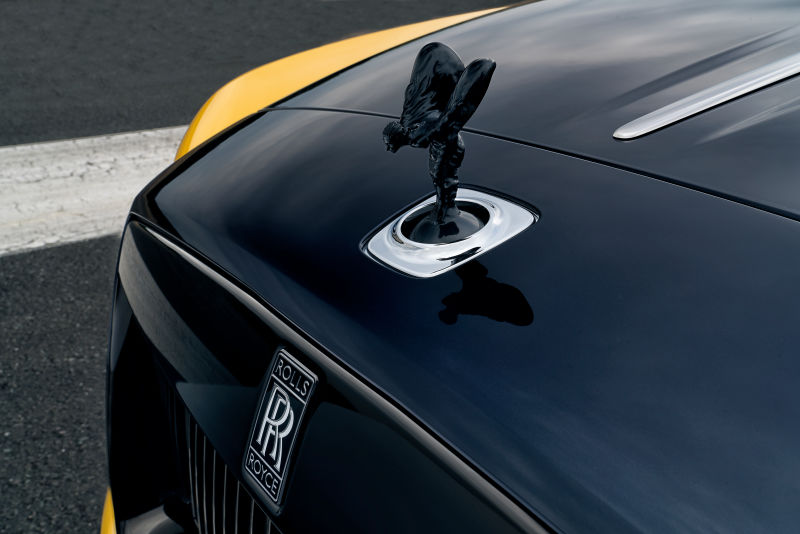 Un Rolls-Royce Dawn personalizado llamado “Silicon Valley Meets Black Badge”, que fue diseñado para el vicepresidente de ingeniería de Google, Benjamin Treynor Sloss. Es amarillo y azul en lugar de amarillo y negro, en honor a la bandera de Módena. Foto: Rolls-Royce
